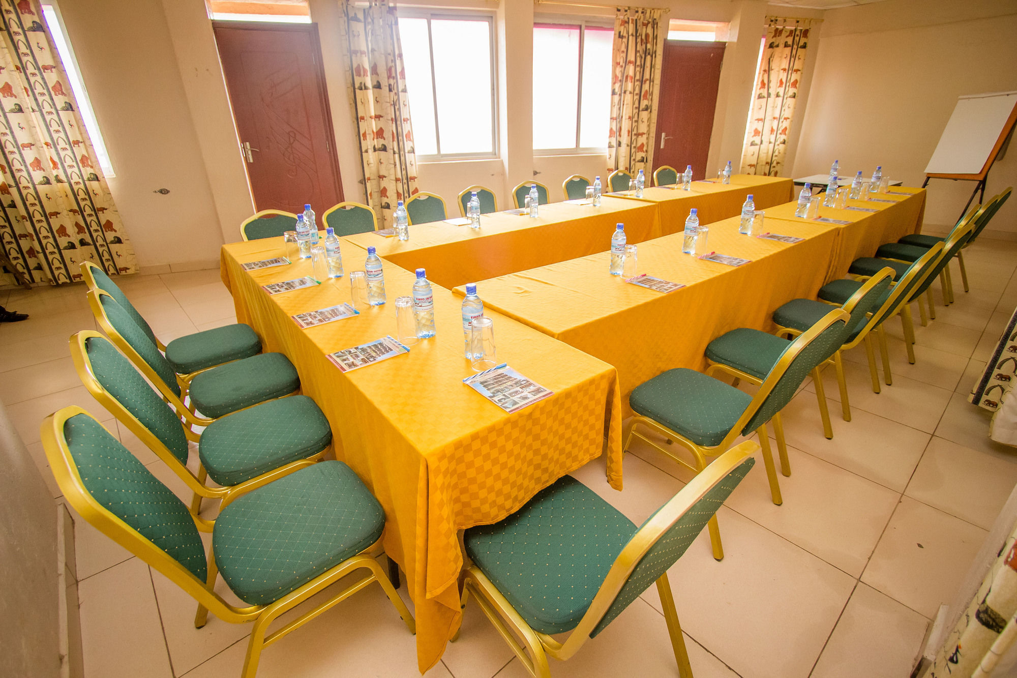 Eland Safari Hotel Ньєрі Екстер'єр фото